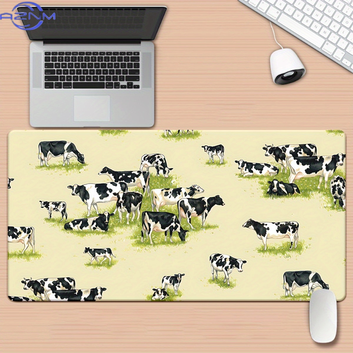 Cow Mat Rubber - Eine XXL-Schreibtischunterlage mit Kuhmuster - Hochauflösend